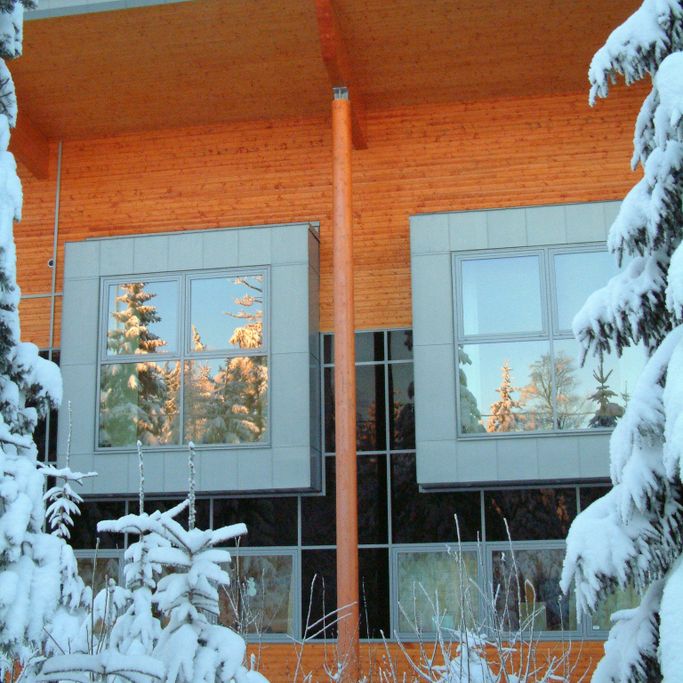 Voksentoppen skole Eksteriør Foto