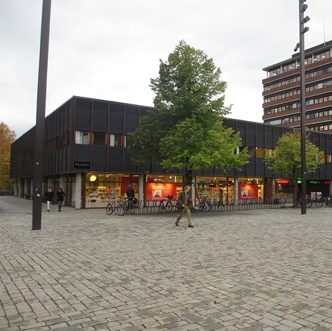 Fasadebilde av rehabilitert prosjekt på Universitet i Oslo