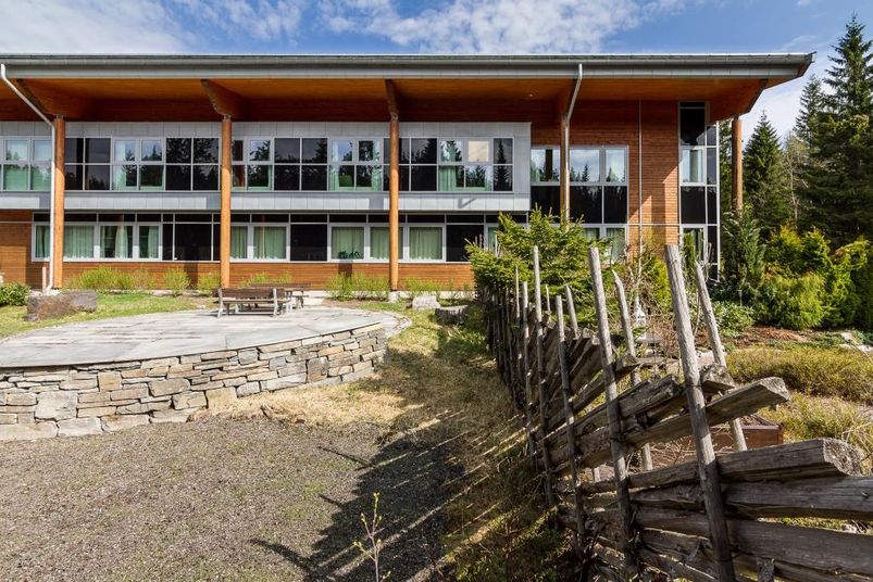  Fasadebilde av voksentoppen skole for barn med helseutfordringer