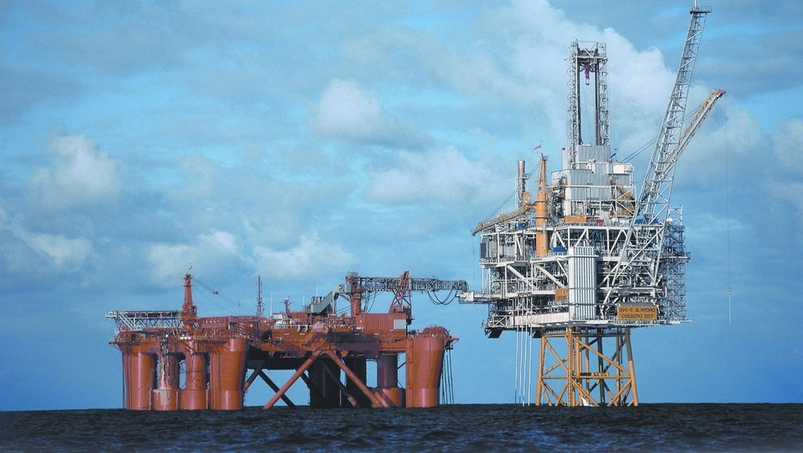  Bilde av oljeplattformer og offshorearbeid